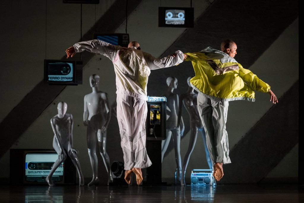 KYLE ABRAHAM / A.I.M
Fonderie Limone - Sala Grande
10 ottobre 2026 ore 20.45
11 ottobre 2026 ore 18.00
Prima nazionale
